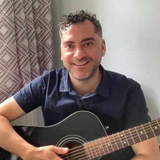 Ben Singer, an online guitar teacher with Your Space Music Lessons