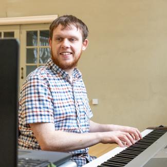 Online piano teacher Dan Barker with Your Space Music Lessons